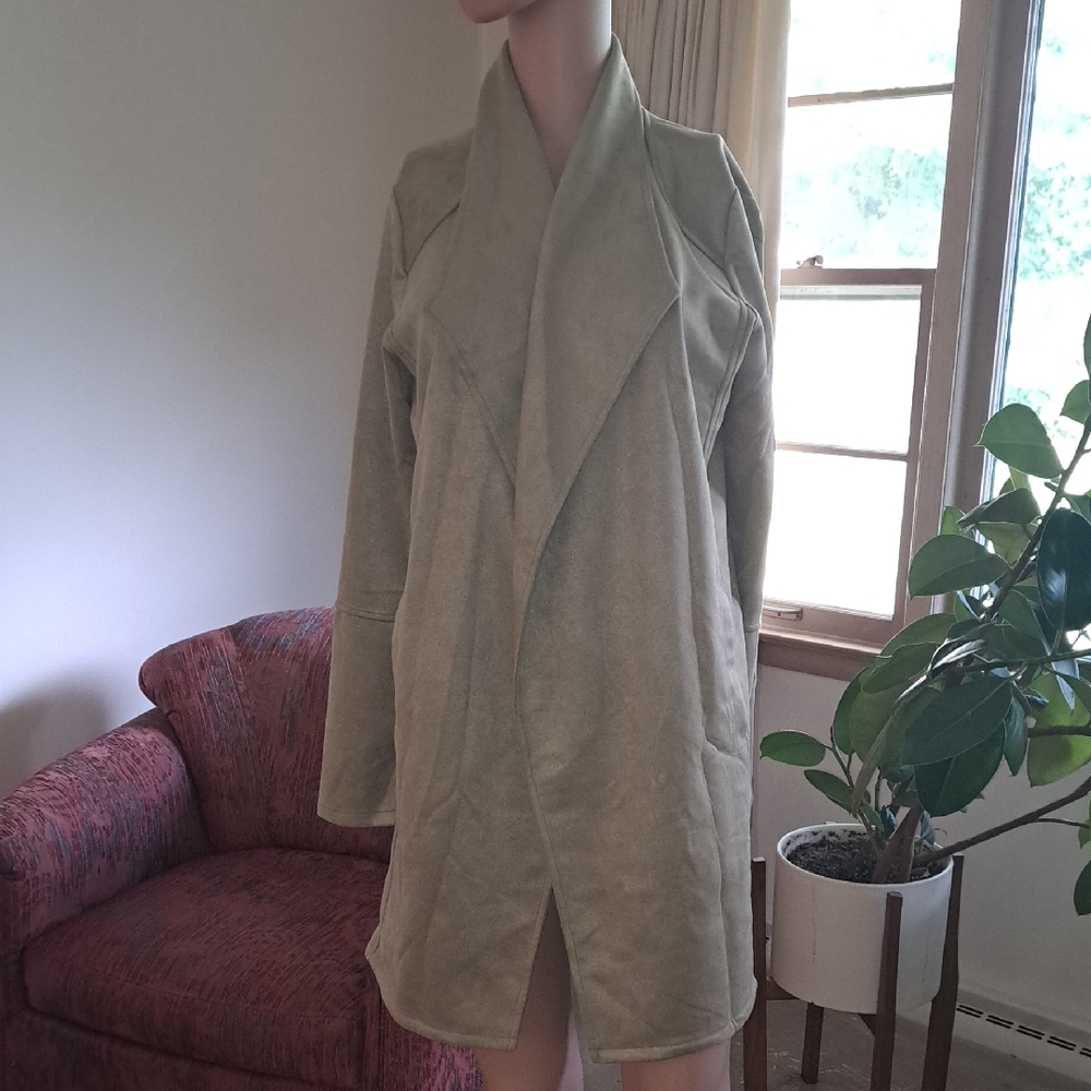 Hem & Thread Women's Light Olive Green Cape Coat Ptp 20 "